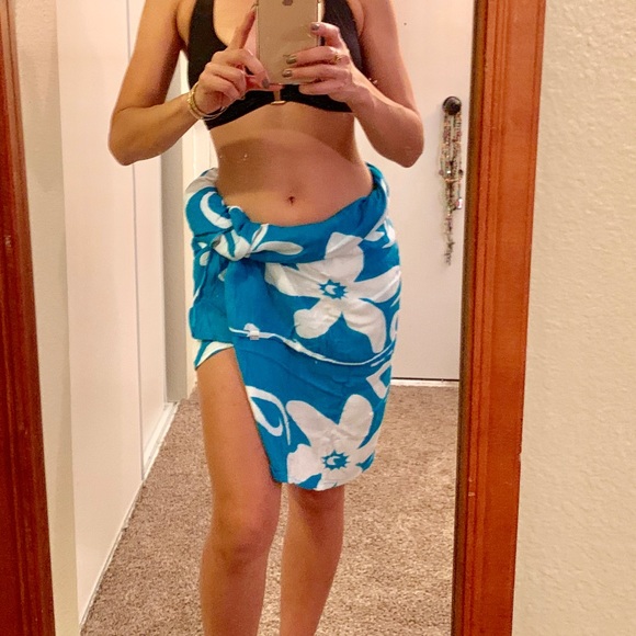 Sarong swim cover up- Tahitian - Picture 6 of 7